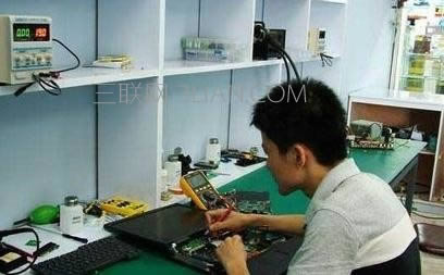 筆記本電源指示燈一閃一閃怎么辦