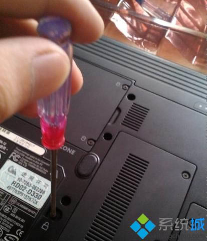 拆卸和安裝筆記本電腦光驅8