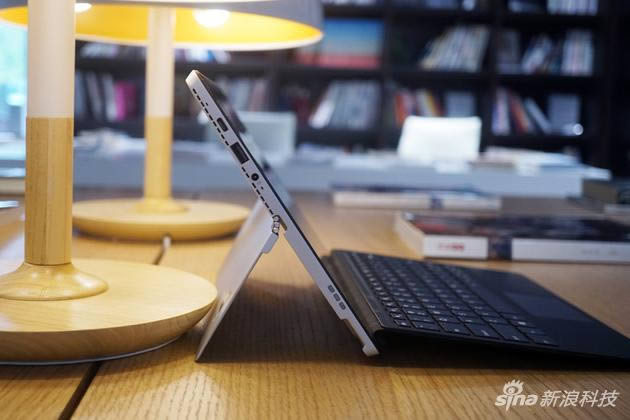 機身側面
