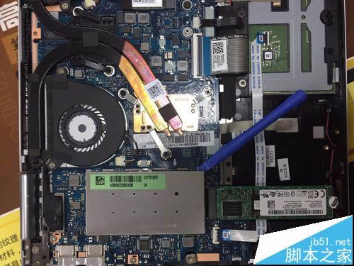 聯(lián)想yoga710 14筆記本怎么拆機更換內(nèi)存?