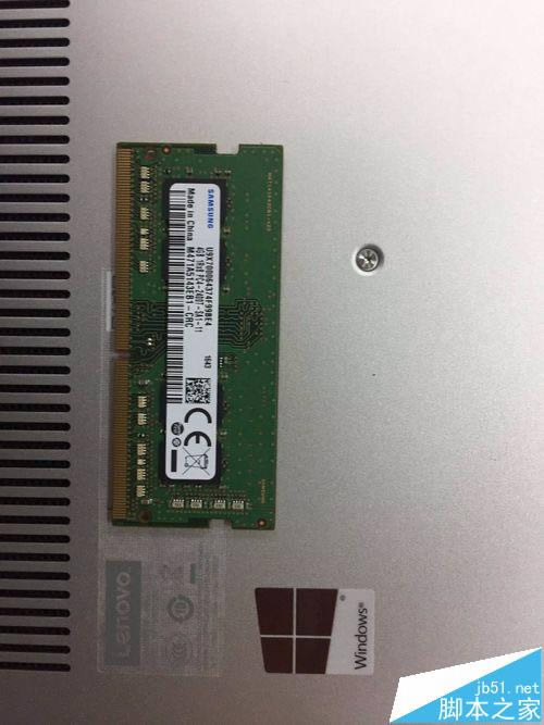 聯(lián)想yoga710 14筆記本怎么拆機更換內(nèi)存?