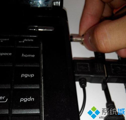 筆記本電腦怎么添加內存條1