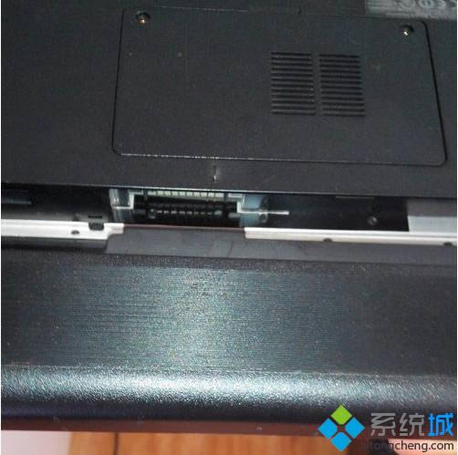 筆記本電腦怎么添加內存條2