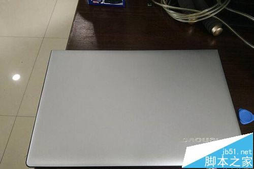 聯想Ideapad 300S 14ISK筆記本怎么更換固態硬盤?