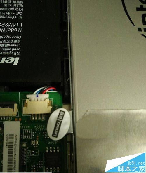聯想Ideapad 300S 14ISK筆記本怎么更換固態硬盤?