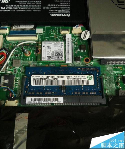 聯想Ideapad 300S 14ISK筆記本怎么更換固態硬盤?