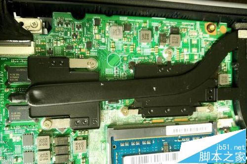 聯想Ideapad 300S 14ISK筆記本怎么更換固態硬盤?