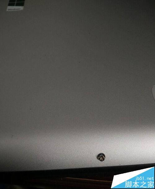 聯想Ideapad 300S 14ISK筆記本怎么更換固態硬盤?