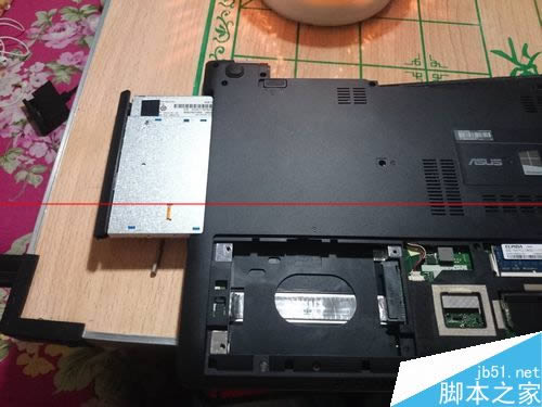 華碩S550系列筆記本怎么拆機清灰?